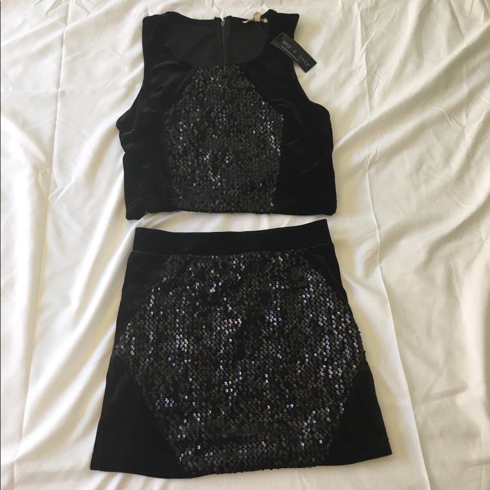 NEW w/tag Sequined velvet skirt set